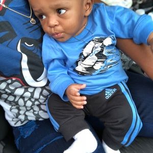 Adidas set top and bottoms